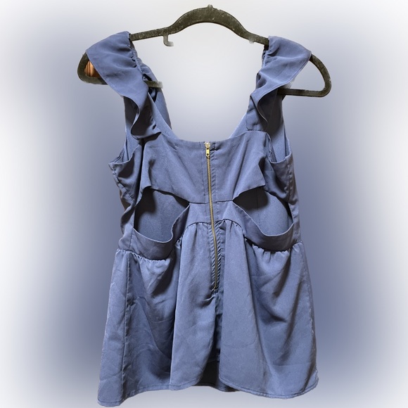 Adorable Ruffle Collar Blue Sleeveless Top size Large - Picture 2 of 5